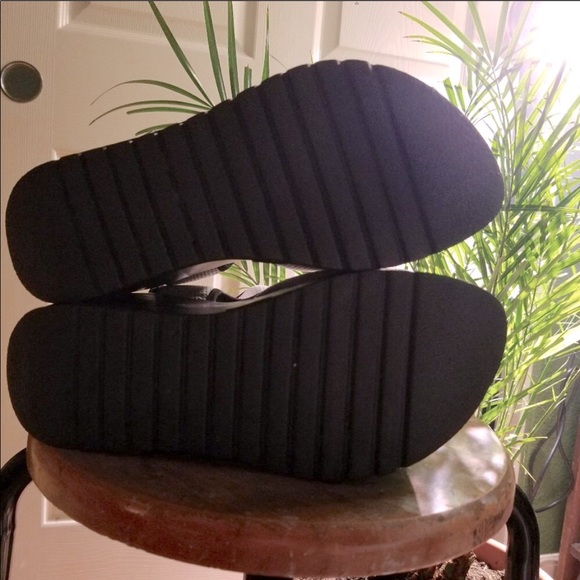 YES “SLAM” Platform Sandals NWOB - Picture 5 of 5
